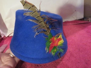 VINTAGE GLENOVER LADIES HAT 100% WOOL~WITH FEATHER - Picture 1 of 4