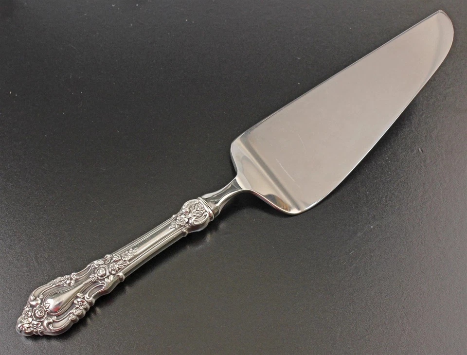 Lunt Eloquence Sterling Handled Pie Cake Server - Image 1 of 1