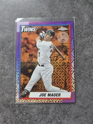 2025 Topps Update Joe Mauer Silver Pack 1990 Chrome Orange Mojo Refractor /25 - Image 1 of 2