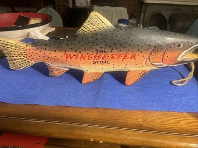 Винтажная витрина магазина форели ручной работы The Winchester Store Buy Lures 18 дюймов РЕДКАЯ - Изображение 1 из 4