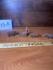 Vintage handgeschnitzte Safari Tiere Miniatur Holz Schmuck - Bild 1 von 9