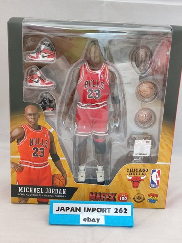 Medicom Toys MAFEX No.100 NBA Chicago Bulls Michael Jordan Figure