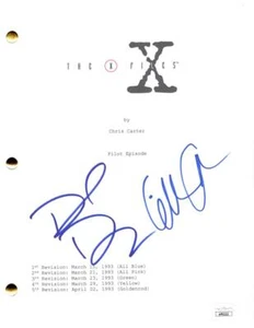 Autografo firmato Gillian Anderson & David Duchovny The X-Files Pilot Script JSA - Foto 1 di 2