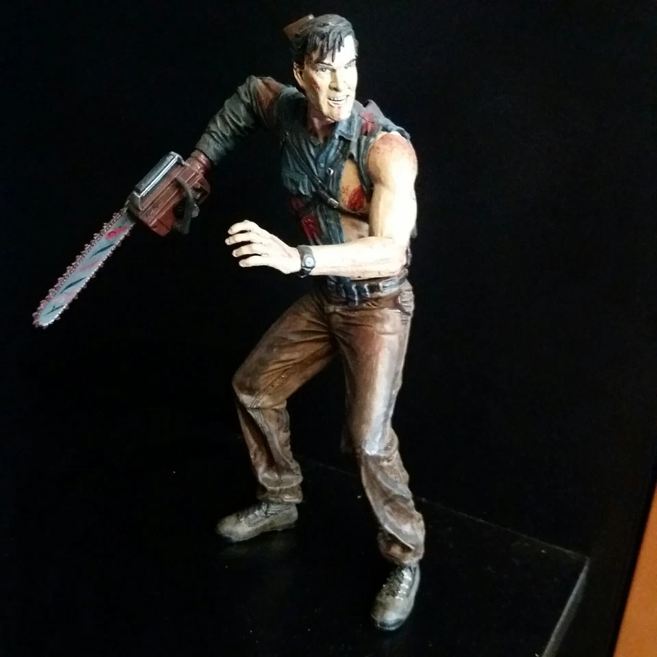 MC FARLANE EVIL DEAD ASH ACTION FIGURE - Immagine 1 di 1
