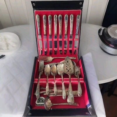 WM A Rogers Seccional Plateado VALLEY ROSE Lote De 59 Piezas Foto 1 de 4