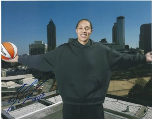 BRITTNEY GRINER Signed 8 x 10 Photo WNBA Basketball ATLANTA DREAM Free Shipping - Picture 1 of 1