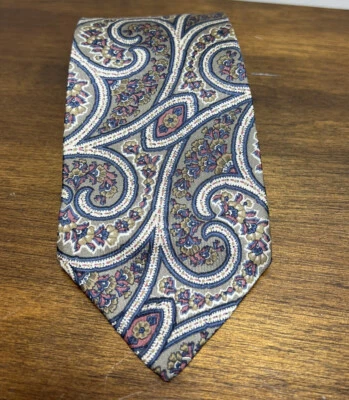 Corbata de seda gris de diseñador John Henry hecha en EE. UU. Paisey para hombre Foto 1 de 4