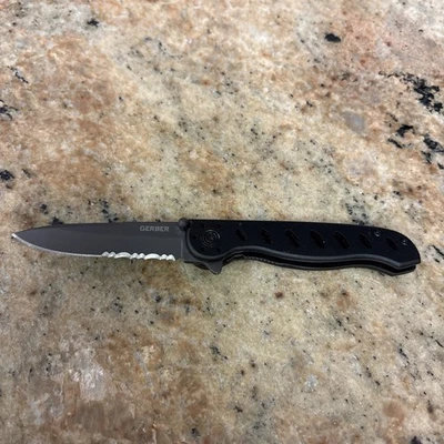 Gerber Evo Jr Pocket Knife Liner Lock Combo Edge - Image 1 of 4