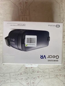 Samsung Gear VR Powered by Oculus SM- Virtual Reality Headset. - Picture 1 of 3