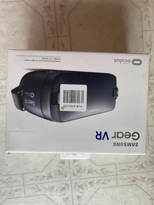 Samsung Gear VR Powered by Oculus SM- Virtual Reality Headset. - Image 1 of 3