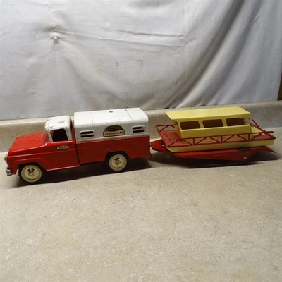 Camioneta pickup Tonka Fisherman vintage, remolque + casa flotante, acero prensado 1961 Foto 1 de 4
