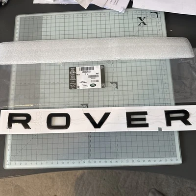 Range Rover Evoque 2012-Emblema scritta originale ROVER LR062513 (LOT571 - Immagine 1 di 4