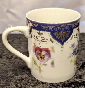 Biltmore House Vanderbilt Teeservice Replik Becher Tasse blau gold Blumen Stiefmütterchen - Bild 1 von 3