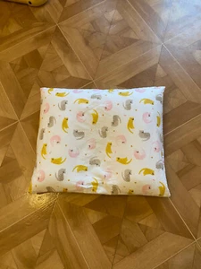 Baby dorm kissen, mit bunten Katzen drauf - Bild 1 von 1