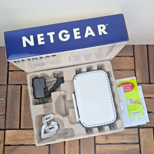 NETGEAR WGT624 v4 108 Mbps 4-Port Wireless Firewall Router w/ Adapter Tested - Picture 1 of 11