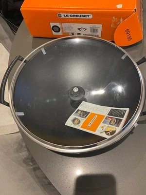Le Creuset Cast Iron Wok 36cm -Black - with glass lid - Brand New in box - Image 1 of 3