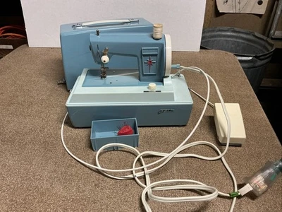 Vintage 1960s Toy Sister Sewing Machine Model No 25 Japan - Image 1 of 4