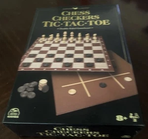 SET SCACCHI CARDINAL CLASSICS DAMA E TIC TAC TOE - TABELLONE DA GIOCO DOUBLE FACE. - Foto 1 di 8