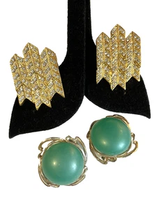 Deco Style Earrings Gold Plated Sparkling Crystals + Green Round Cabs - Clip-ons - Picture 1 of 5