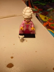 Lego Minifigure Marie Antoinette - Picture 1 of 3