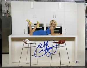 ABITO CORTO FIRMATO EMILY OSMENT FOTO HANNAH MONTANA 11X14 HOT SEXY FEET BAS COA - Foto 1 di 3