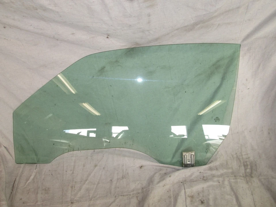 Cristal ventana delantera izquierda audi a4 s4 convertible descapotable 8h0845201a Foto 1 de 1