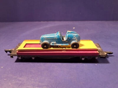 American Flyer No. 715 Car Transport with BLUE Car (TOOTSIE TOY ) USED  6 - Image 1 of 4