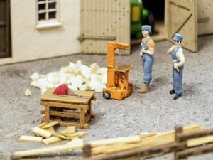 Noch 13726 SET 2 UTENSILI TAGLIO LEGNO TECNOLOGIA 3D scala H0 1:87 - Foto 1 di 1