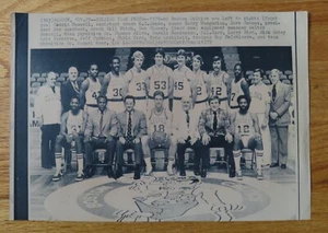 LARRY VOGEL Nr. 33 BOSTON CELTICS Rookie Team 27. November 1979 AP Laserfoto - Bild 1 von 2