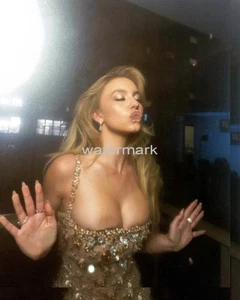 Foto reimpresión Sydney Sweeney, calcomanía, póster, letrero de metal brillante - Imagen 1 de 1