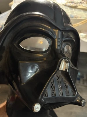 Disfraz de Halloween máscara facial adulto Darth Vader Star Wars.  Foto 1 de 3