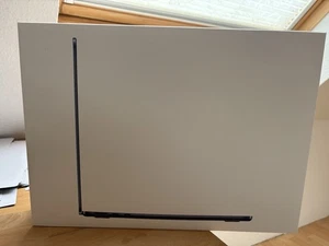 MacBook Air 13" M4 - Photo 1/3