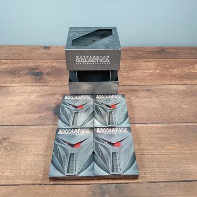 Universal Studios Battlestar Galactica Box Set BluRay Complete SciFi No Figure - Image 1 of 4