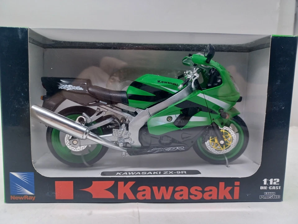 Nuevo Ray Kawasaki ZX-9R en verde 1:12 diecast  Foto 1 de 4
