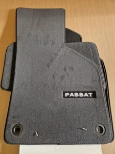 Tappetini VW Passat 3C1 B6 B7 CC Antracite Set Completo con Logo Originale NUOVI - Foto 1 di 6