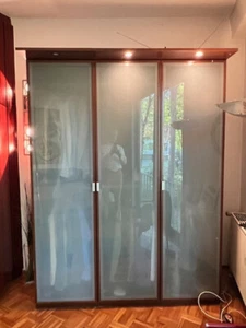 Ikea Schrank Pax Braun mit Glastüren Kleiderschrank Schrank mit Beleuchtung - Bild 1 von 4