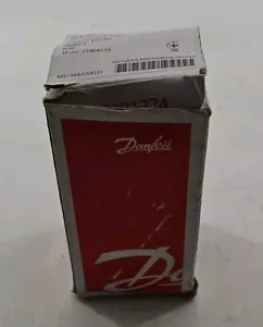 Danfoss - 018F4110 - Bobina de solenoide - BJ120CS - Caja de conexiones - 100 CA - Imagen 1 de 4