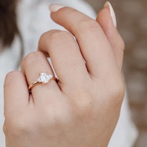 18 Karat Gelbgold Verlobungsring 1,30 kt im Labor gezüchteter Smaragdschliff Diamant IGI - Bild 1 von 13