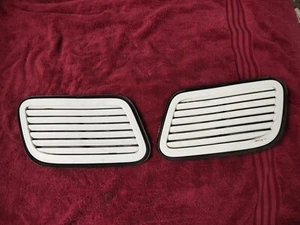 JDM SUBARU IMPREZA WRX STi GC GF V.1-2 Bonnet Air Vents L+R OEM. - Picture 1 of 20
