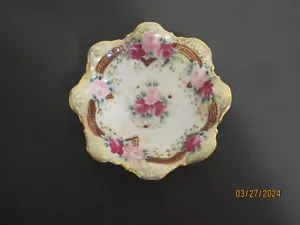 Nippon Bowl. Roses and gold trim. 7.5 inches wide. 1.75 in. high - Picture 1 of 3