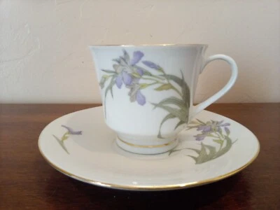 Taza de té y platillo vintage Regent Fine China flores de iris púrpura borde dorado 6-8 OZ Foto 1 de 4