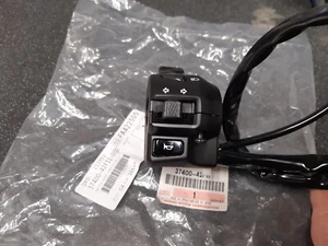 SUZUKI GSX1400 LINKER LENKERSTEUERUNG, SCHALTERGETRIEBEBAUGRUPPE, BLINKERSCHALTER - Bild 1 von 12