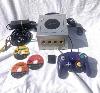 Nintendo GameCube Console Bundle LOT  Controller Cords + 3 Games & Memory Card ^ - Image 1 of 4