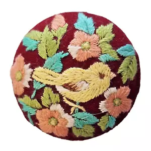 Hallmark PIN cucitura vintage CANZONE GIALLA UCCELLINO e FIORI 1985 tessuto ricamato - Foto 1 di 2