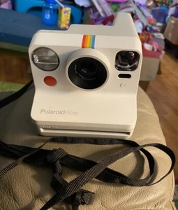 Polaroid NOW i-type Instant Camera White Comes With Strap Powers On. Untested. - Picture 1 of 14