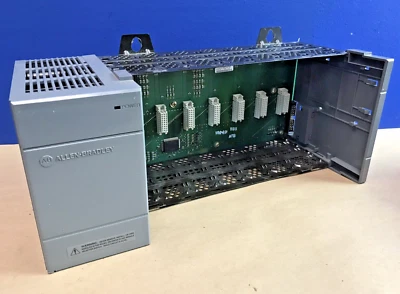 FUENTE DE ALIMENTACIÓN ALLEN BRADLEY 1746-P2/C y 1746-A7/B SLC500 RACK 7 RANURAS Foto 1 de 4