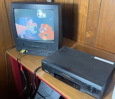 Emerson EWC1304 13" CRT Television/VCR Combo - Great Working Condition - Image 1 of 4