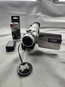 Vintage Y2k Sony Handycam DCR-TRV20 Camcorder - Picture 1 of 3