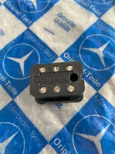 Mercedes-Benz Stecker 6-polig W107 W108 W109 W111 W113 W201 W123 W114 W112  - Bild 1 von 4