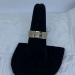 Anillo Triple Corazón Unisex Tono Dorado Talla 8 - Imagen 1 de 9